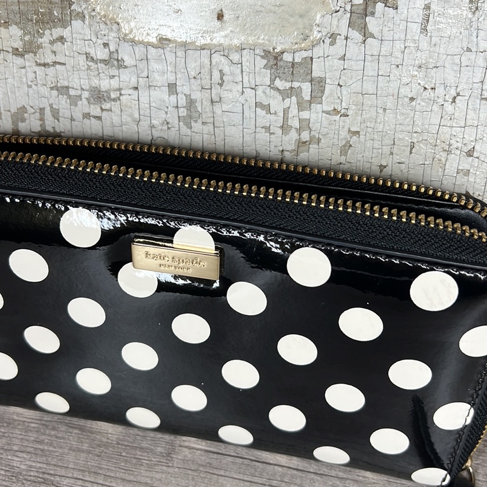 Like NEW Kate Spade Cedar Street Dot Lacey Wallet - Picture 2 of 6